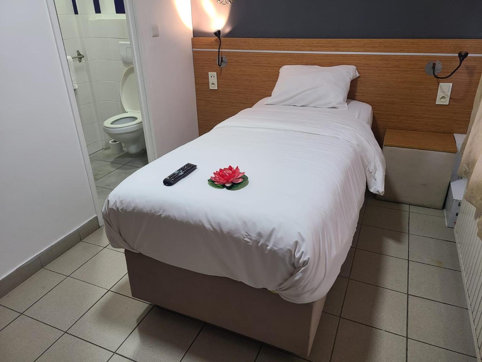 Hotel Victoire, Poitiers Gare Exterior photo